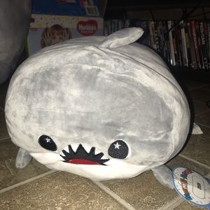 Baby shark marshmallow pet